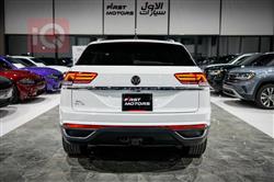 ڤۆڵکسواگن ئەتڵەس کرۆس سپۆرت